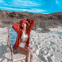 Hot Mom 1 Anak, 11 Potret Kirana Larasti Tampil Pakai Bikini - Tato di Pinggangnya Bikin Salah Fokus