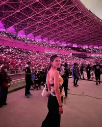 Hot Pakai Kemben, Potret Penampilan Syahnaz Adik Raffi Ahmad Yang Ramai Dicibir Saat Nonton Konser BLACKPINK - Dicap Terlalu Terbuka