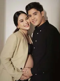 HPL Makin Dekat, Alyssa Daguise Kembali Lakukan Maternity Shoot - Mesra dengan Suami