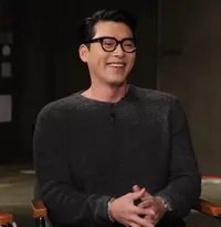 Hyun Bin Ungkap Perjalanan Cinta dengan Son Ye Jin, dari 'NEGOTIATION' hingga Sebut Sang Istri Sebagai 'Ratu'