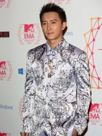 Han Geng Menang Best Worldwide Act di MTV EMA 2012