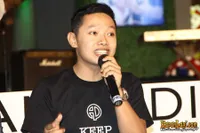 Hangatnya Launching Album Solo Ari Pramundito di Mall Grand Indonesia