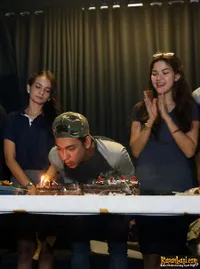 Hangatnya Suasana Ulang Tahun Adipati Dolken