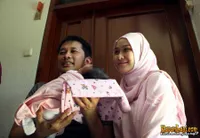 Hanung Dan Zaskia di RSIA Asih Melawai