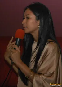 Happy Salma Kembali Luncurkan Buku