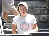 Harry Styles Keliling Los Angeles Pakai Ferrari