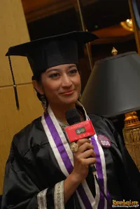 Helmalia Putri Dan Lisa A Riyanto di Hotel Mulia