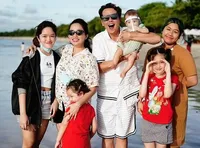 Ibu 5 Anak, Ini Deretan Foto Ussy Sulistiawaty yang Tetap Begitu Glowing, Awet Muda dan Mempesona