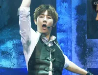 Idola K-Pop Ini Ganteng & Cantik, Tapi Keteknya Basah!