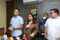 Iko Uwais Dituding Lakukan Pengeroyokan, Audy Item: Suami Saya Bukan Orang Jahat