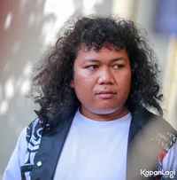 Ikut Kontestasi Pilkada 2024, 8 Potret Marshel Widianto Ungkap Bikin Panik Sang Istri - Ternyata Begini Cara Menenangkannya