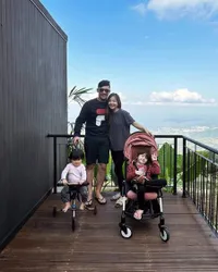 Ikut Rayakan Hari Anak Nasional, Samuel Zyngwyn dan Franda Saksikan Pemecahan Rekor MURI 1.000 Bayi Ganti Popok