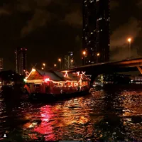 Indah dan Magis, Intip Foto-Foto Liburan Mike Lewis di Thailand 