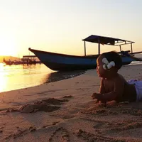 Indahnya Lombok, Liburan Romantis Manis Widi Mulia & Dwi Sasono