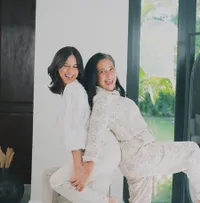 Ingin Wajahnya Awet Muda Sampai Tua, 8 Potret Nana Mirdad yang Terinspirasi dengan Sang Mama - Sama Cantiknya dengan Lydia Kandou Bak Kakak Beradik