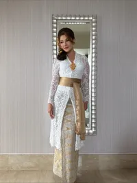 Ini Alasan Tamara Bleszynski Pilih Pakai Baju Adat Bali di Lamaran Teuku Rassya