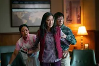 Ini Dia 6 Potret Michelle Yeoh Di Film Aksi Terbarunya 'EVERYTHING EVERYWHERE ALL AT ONCE'