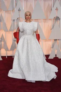Ini Dia Sederet Artis Dengan Gaun Terburuk di Oscars 2015