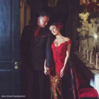 Foto-Foto Prewed? Agnez Mo & Wijin Mesra Berbalut Kebaya Merah!