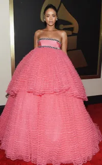 Inilah Artis Dengan Gaun Terburuk di Grammy Awards 2015