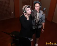 Inilah Sosok Ade Andrini, Hijaber Cantik Teman Duet Paundrakarna