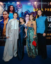 Interaksi Prilly Latuconsina & Reza Rahadian Bikin Gemas,10 Potret Gaya Artis di Gala Premiere 'BUDI PEKERTI' - Bertabur Bintang 