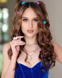 Intip 8 Potret Cinta Laura Jadi Kupu-kupu Malam Penuh Dendam di 'SCANDAL 2' - Buktikan Dirinya Mampu Mainkan Peran Menantang