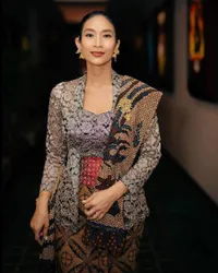 Intip 8 Potret Happy Salma, Masuk Nominasi Pemeran Utama Perempuan Terbaik Film 'BEFORE, NOW & THEN' di Festival Film Indonesia