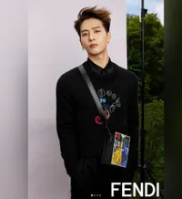 Intip Inspirasi Tampil Swag Kekinian Dengan OOTD Serba Hitam ala Jackson Wang!