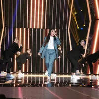 Intip Penampilan Kece Via Vallen di Indonesian Choice Awards 2018