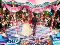 Intip Pesta 'Pernikahan' Sungjae & Joy, Heboh Parade Fairytale