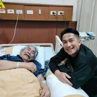 Irfan Hakim Jenguk Jaja Miharja yang Dirawat di Rumah Sakit