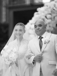 Isak Tangis Amanda Manopo Kala Pemberkatan Nikah, Sediakan Satu Kursi Kosong untuk Mendiang Ibunda
