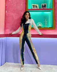 Istri Angga Wijaya Hamil, Potret Dewi Perssik yang Kini Jadi Sorotan Netizen - Ngaku Tak Jalani Promil Dengan Mantan Suami