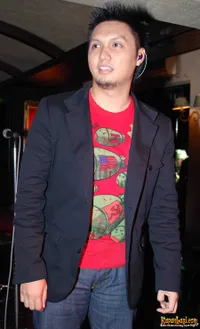 Icha Jikustik di Pisa Cafe