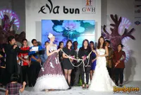 Indah Kalalo di Fashion Show Eva Bun