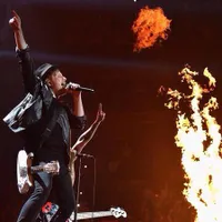 Ini Nih Kerennya Fall Out Boy di Jingle Ball Tour