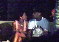 Inikah Bukti Rihanna dan Chris Brown Dekat Kembali