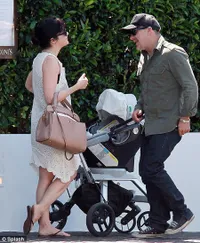Inilah Gaya Pacaran Selma Blair - Jason Bleick