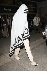 Inilah Yang Dilakukan Artis Untuk Menghindari Paparazzi