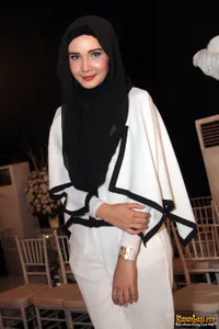 Intip Koleksi Fashion Muslimah Rancangan Zaskia Sungkar