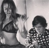 Intip Pesta Gila-Gilaan Harry Styles Saat Ulang Tahun ke-19
