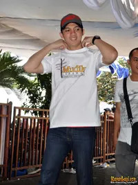 Irwansyah di Stasiun Senen