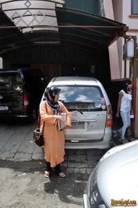 Istri Aa Gym di Kawasan Pesantren Daarut Tauhid