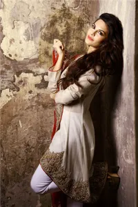 Jacqueline Fernandez, Si Cantik Yang Bikin Salman Khan Lemas