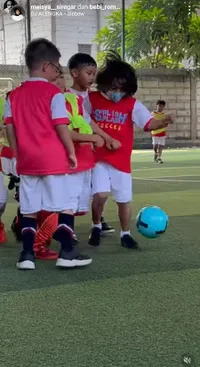 Jadi Anak Cowok Satu-Satunya, 8 Potret Bambang Putra Bungsu Meisya Siregar dan Bebi Romeo yang Puya Hobi Futsal