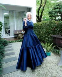 Jadi Ibu 3 Anak, Potret Nina Zatulini yang Masih Tetap Langsing dan Wajahnya Tetap Awet Muda Bak Gadis SMA