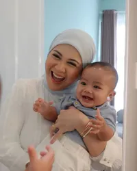 Jadi Ibu Muda, Potret Terbaru Kesha Ratuliu Momong Anak Pertamanya yang Makin Menggemaskan - Pipi Tembem Lucu Banget