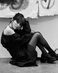 Jadi Model MV Debut Solo Jungkook BTS, Yuk Intip 8 Potret Badass Han So Hee