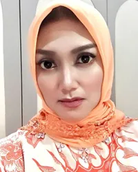 8 Tahun Jadi Mualaf, 8 Potret Bella Saphira Tampil Beda Saat Berhijab - Pesona Cantiknya Bikin Hati Adem